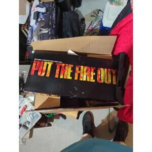 1994 BOARD GAME-"BECOME A FIREFIGHTINGHERO AND PUT OUT THE FIRE" GCM GAMES